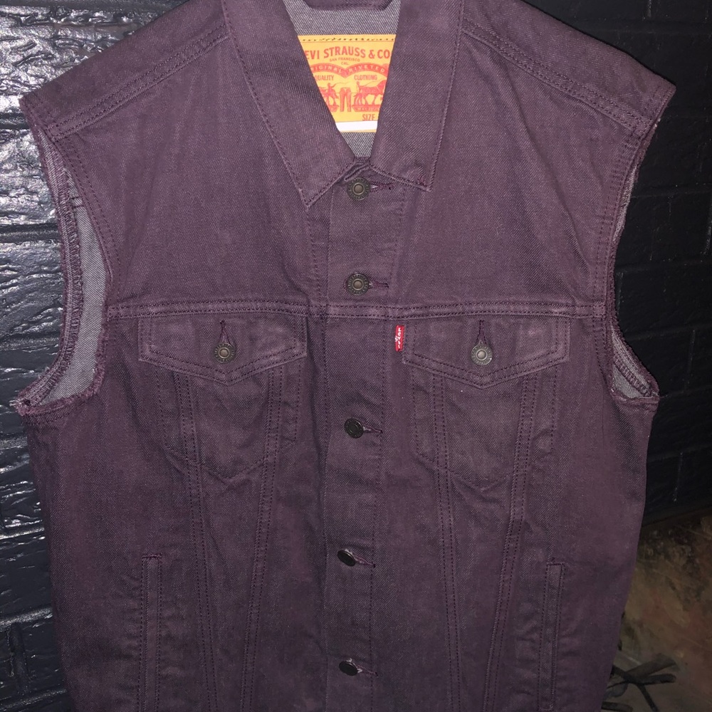 Levi Denim Vest!